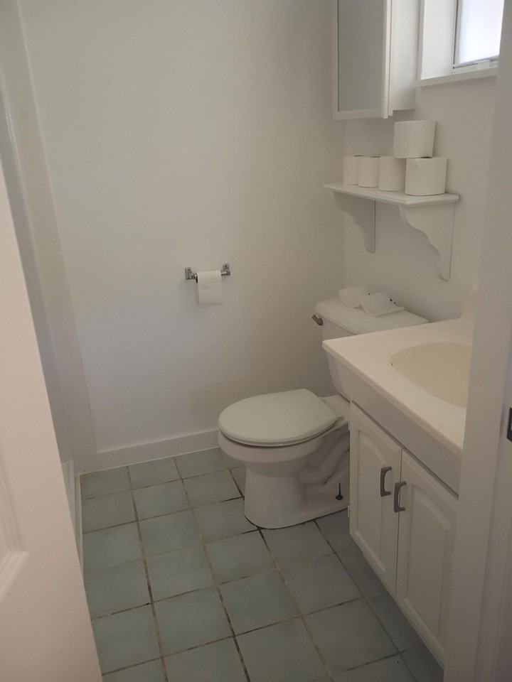 118 Urquhart St #REAR - Photo 4 of 5
