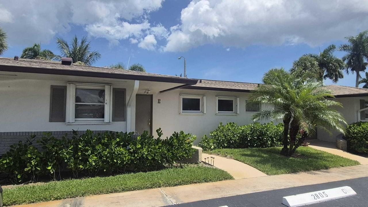 2805 Crosley Dr E #E - Photo 2 of 23