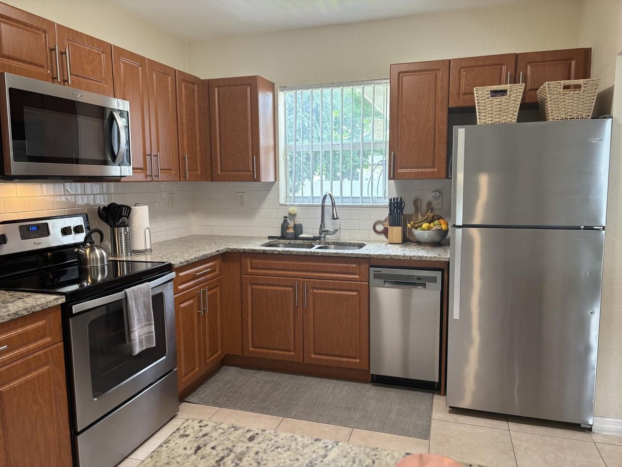 1064 Carolina Ave - Photo 4 of 30