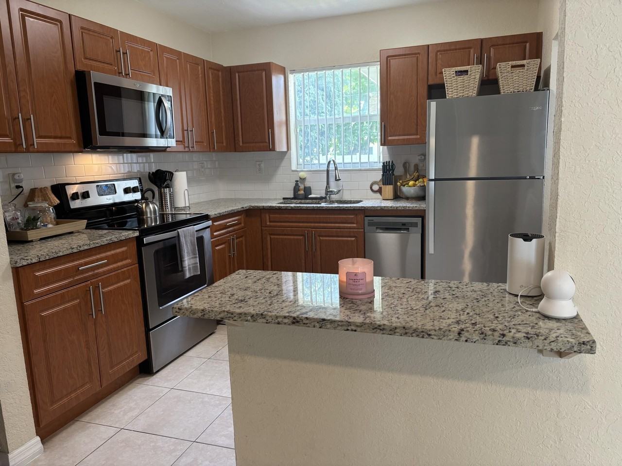 1064 Carolina Ave - Photo 6 of 30