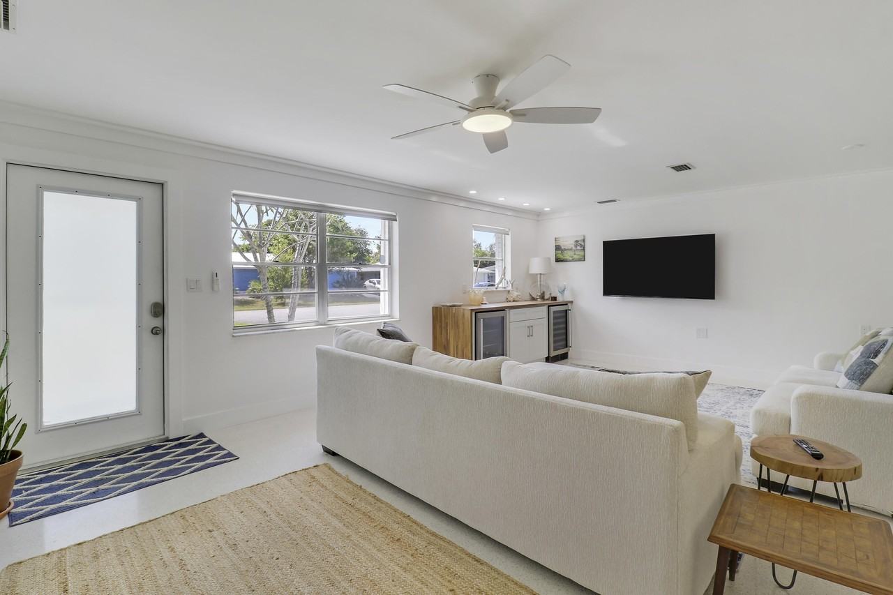 1518 Summer Ave - Photo 7 of 50