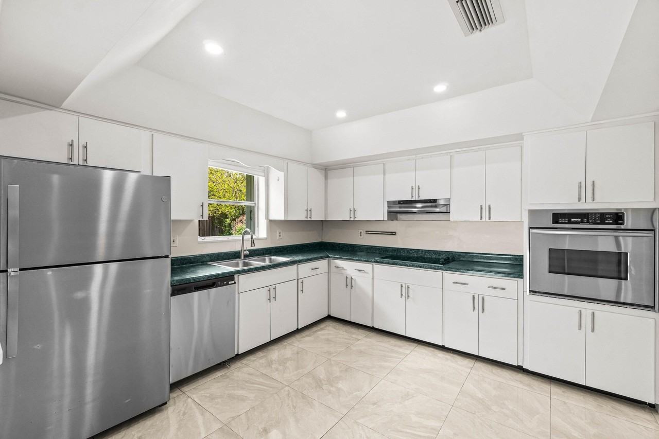1290 Sw 8th St - Photo 4 of 29
