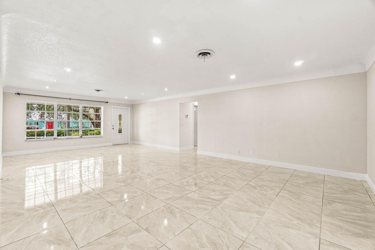 1290 Sw 8th St - Photo 7 of 29