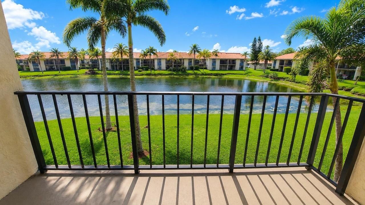 1463 Lake Crystal Dr #G - Photo 3 of 14