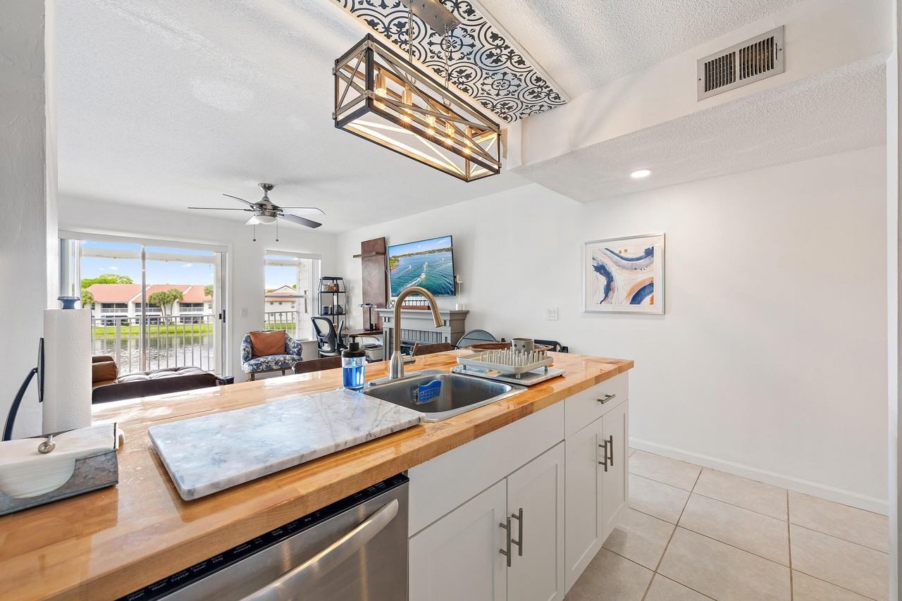 261 Cypress Point Dr - Photo 4 of 18