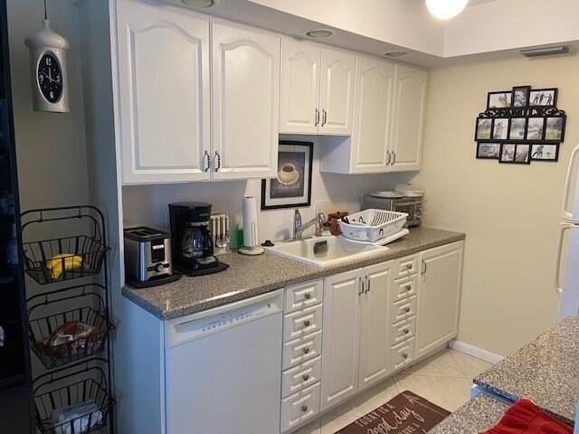 4042 Exeter C - Photo 5 of 13