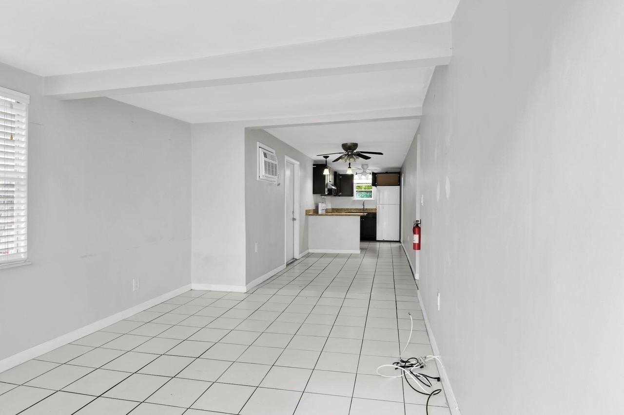 817 N J St - Photo 3 of 20