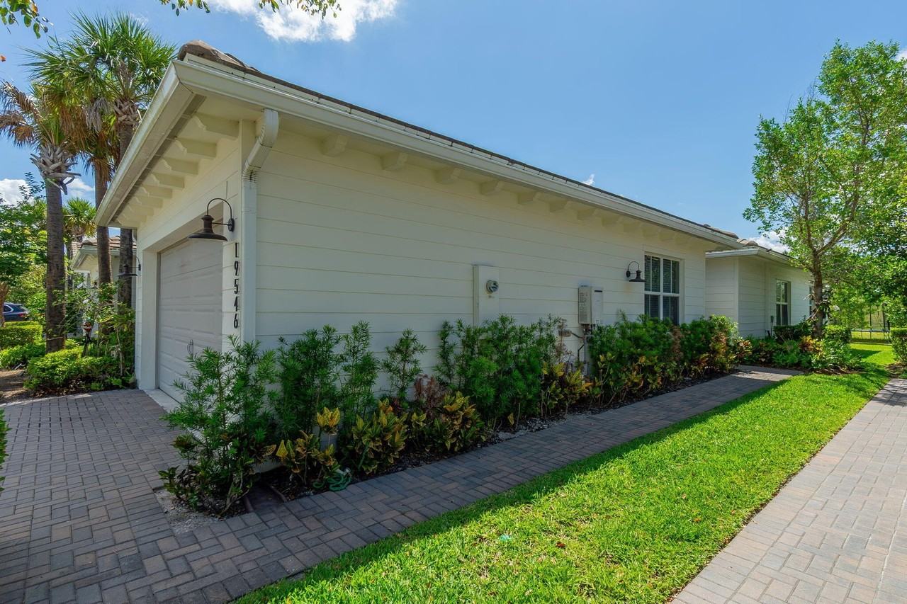 19546 Weathervane Way - Photo 4 of 50