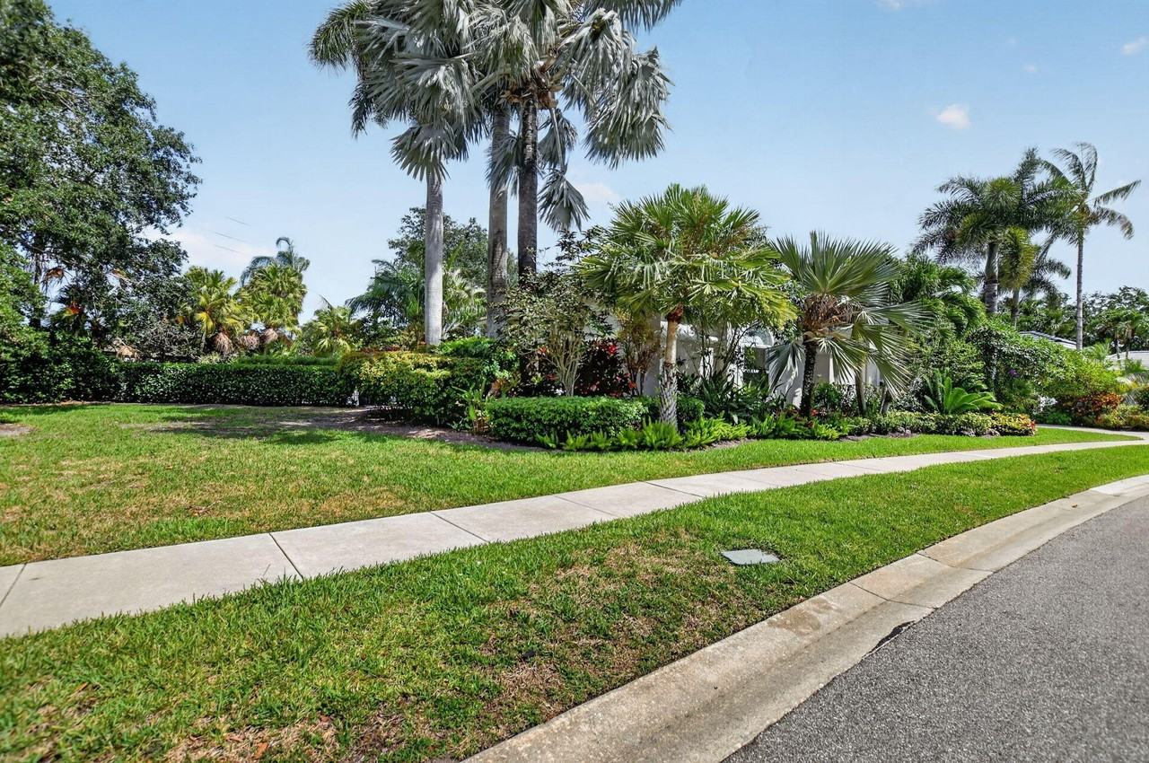 7843 Villa D Este Way - Photo 4 of 50