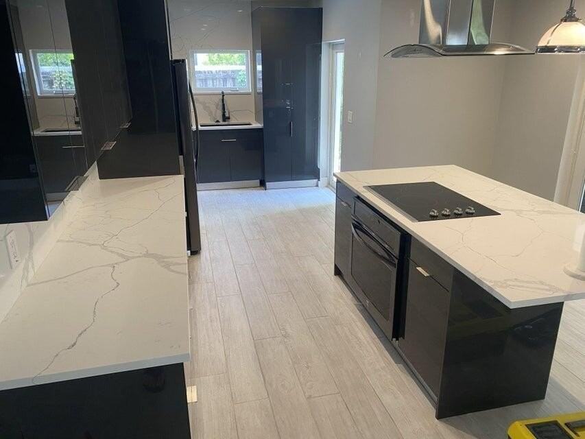 418 Sw 7th Ter - Photo 2 of 17