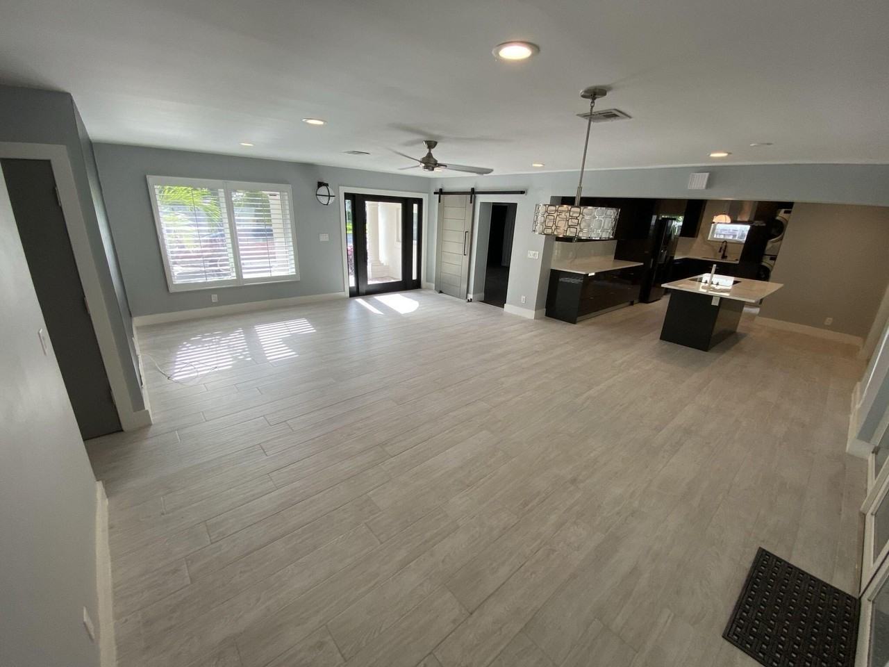 418 Sw 7th Ter - Photo 6 of 17