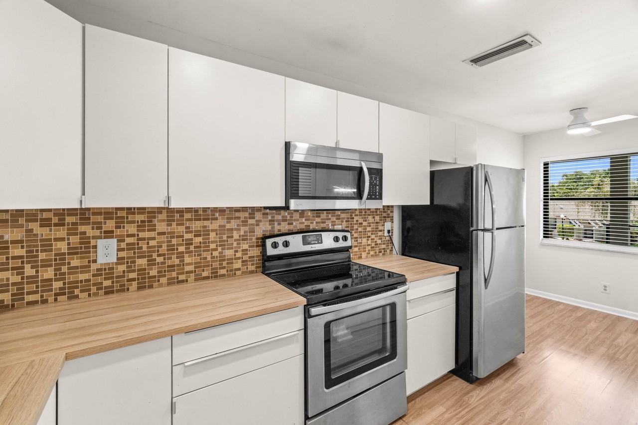 3001 Sw 21st Ter #282A - Photo 4 of 33