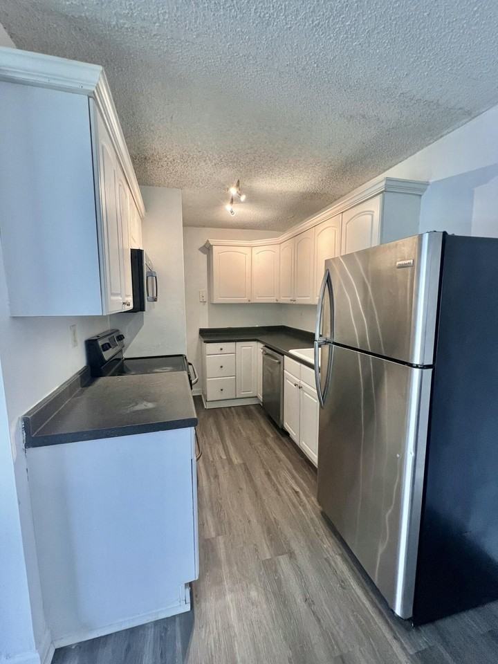 1215 N Benoist Farms Rd #203 - Photo 5 of 24