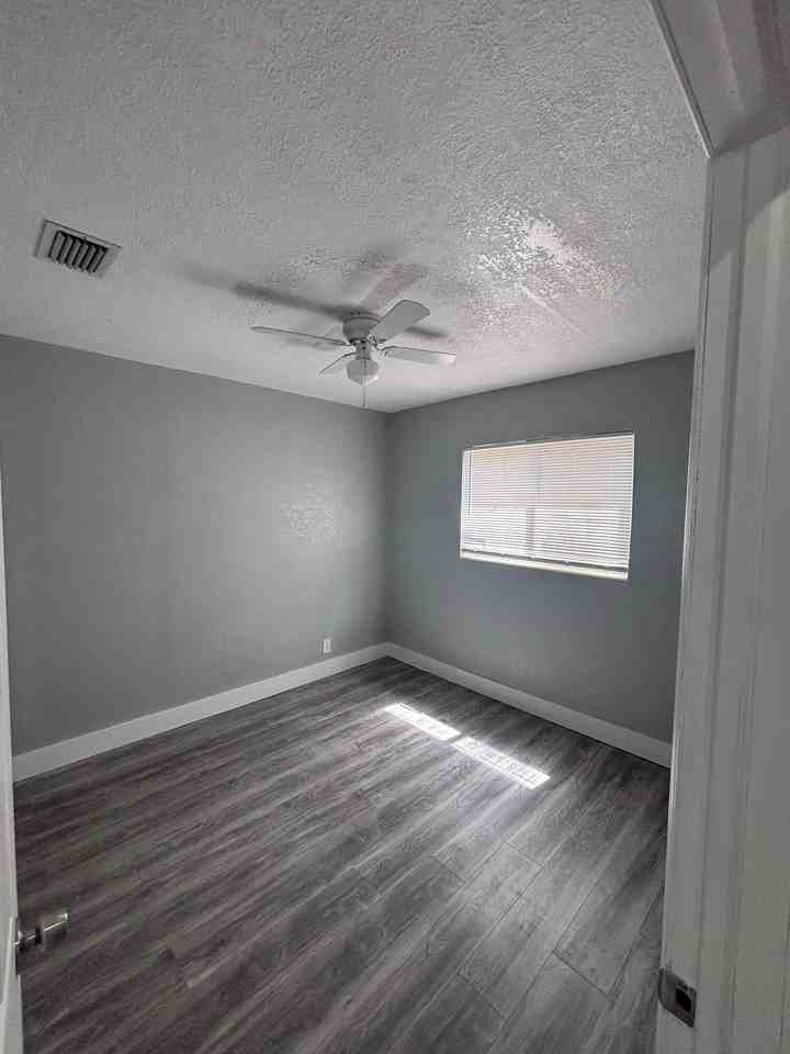 6760 Park St #B - Photo 4 of 8