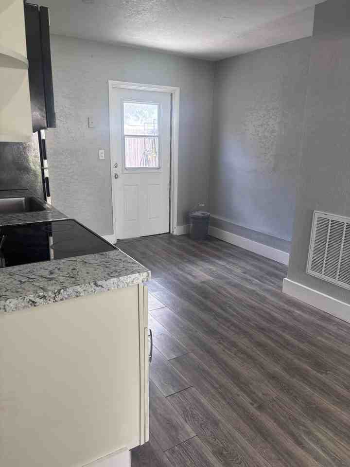 6760 Park St #B - Photo 3 of 8