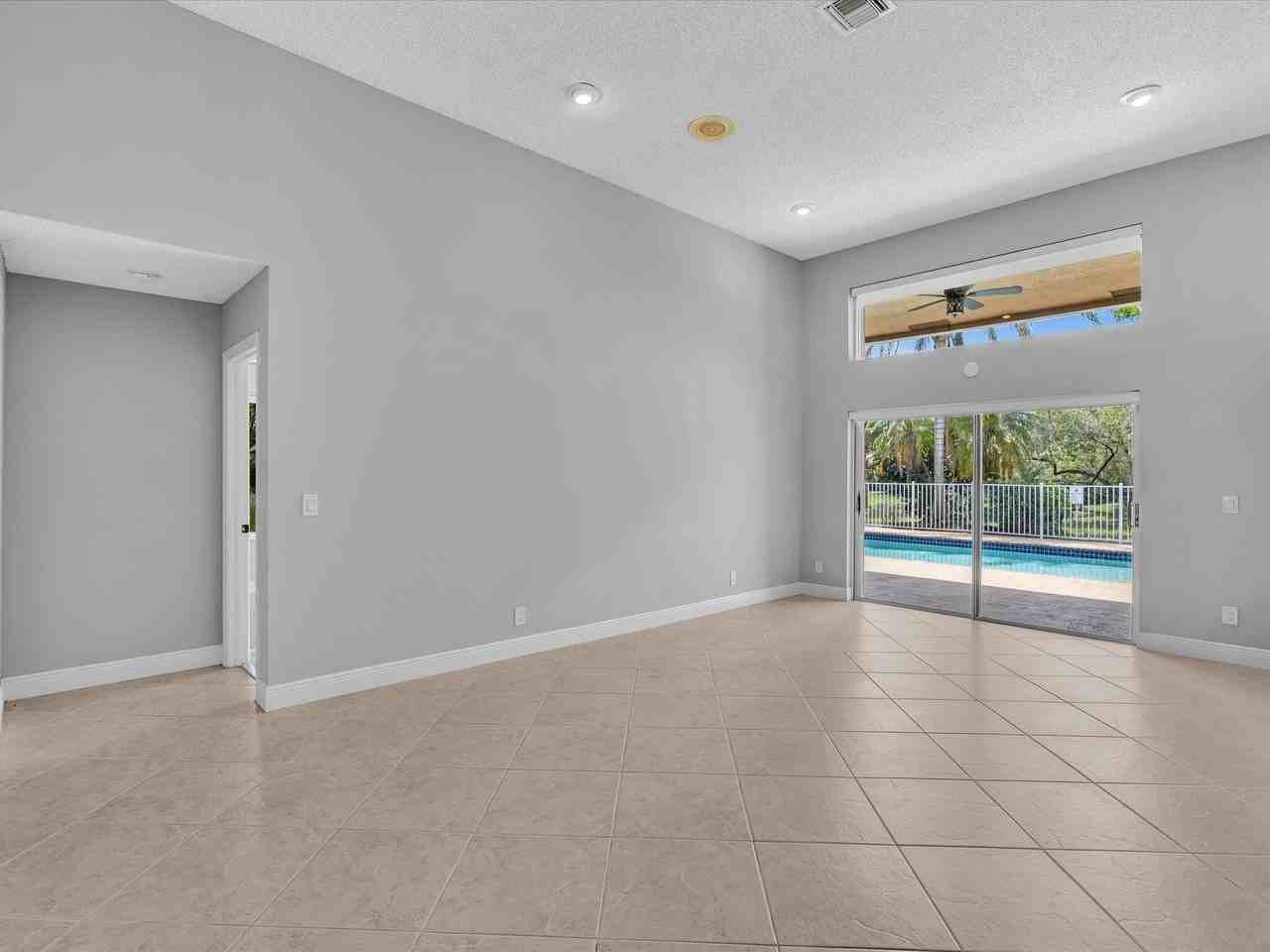 10434 Nw 6th Ct - Photo 6 of 50