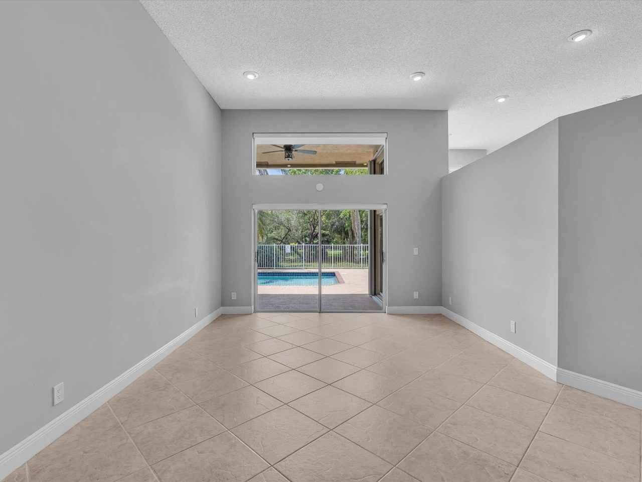 10434 Nw 6th Ct - Photo 7 of 50