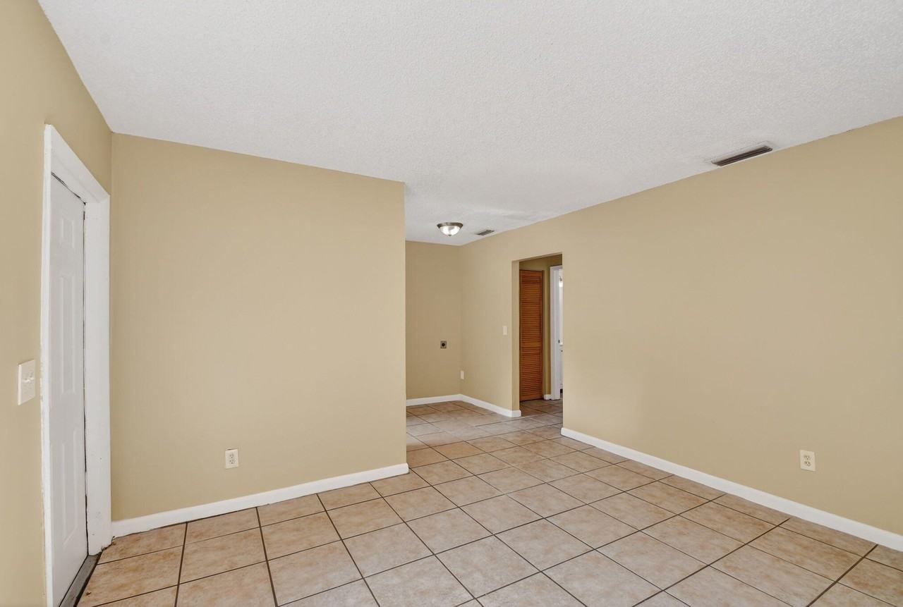 4817 Serafica Dr - Photo 3 of 16