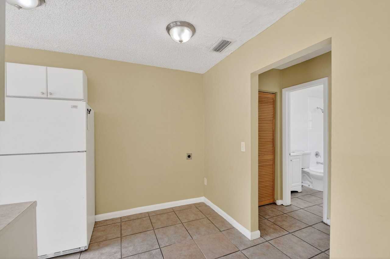 4817 Serafica Dr - Photo 6 of 16