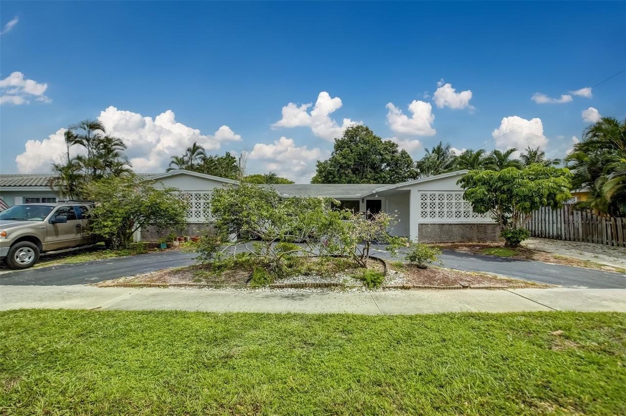 2155 Ne 56th Ct - Photo 3 of 31
