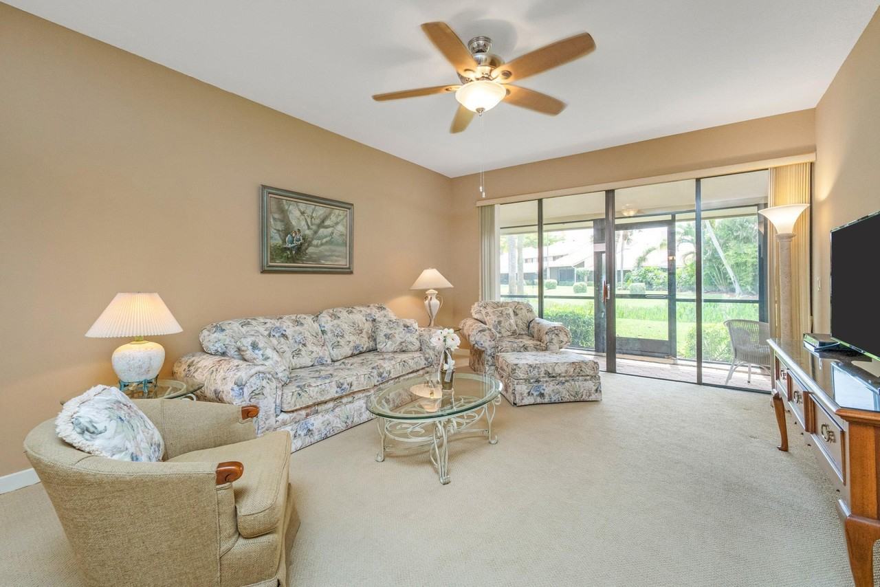 135 Old Meadow Way - Photo 2 of 23