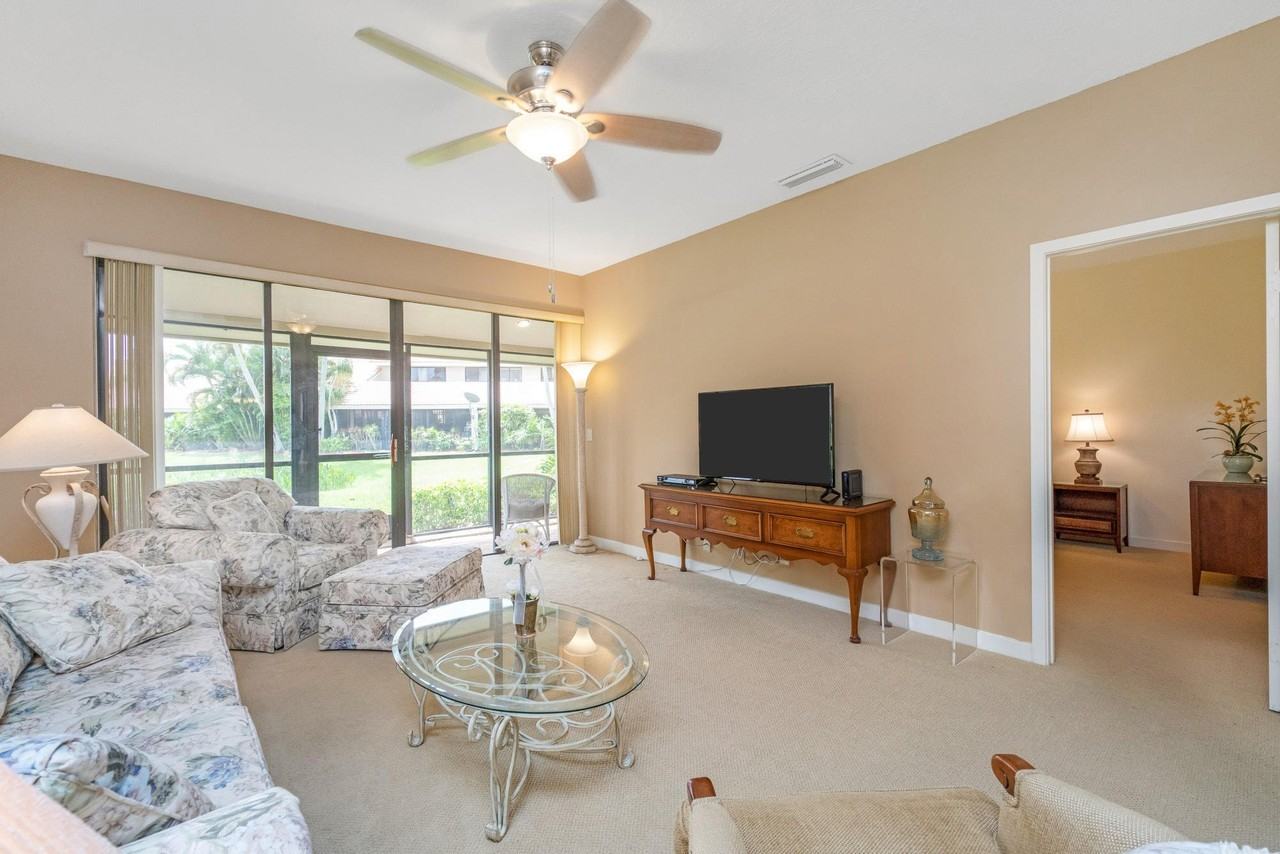 135 Old Meadow Way - Photo 4 of 23