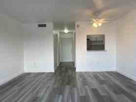 365 Ne 125th St #405 - Photo 1 of 1