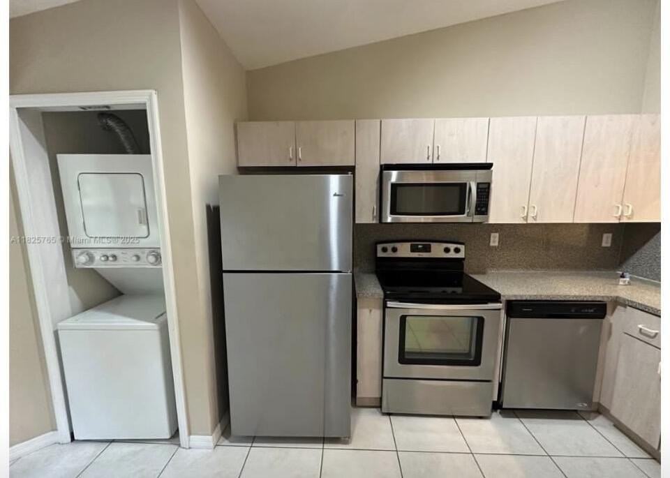 1250 Se 26th St #204 - Photo 2 of 22