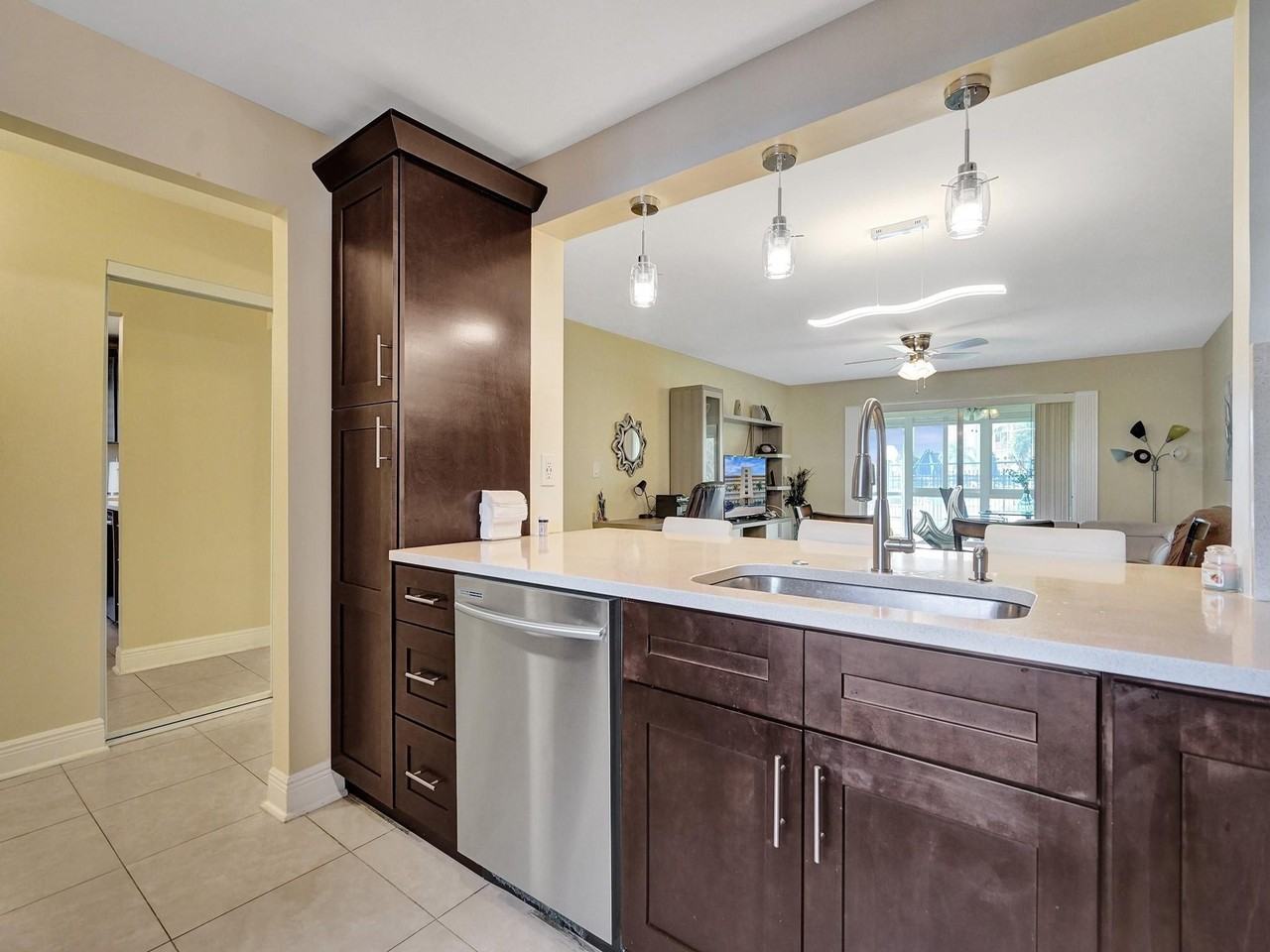 401 Se 3rd St #107 - Photo 4 of 43