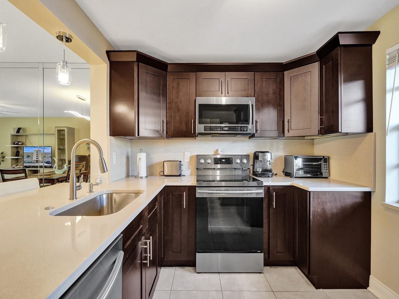 401 Se 3rd St #107 - Photo 6 of 43
