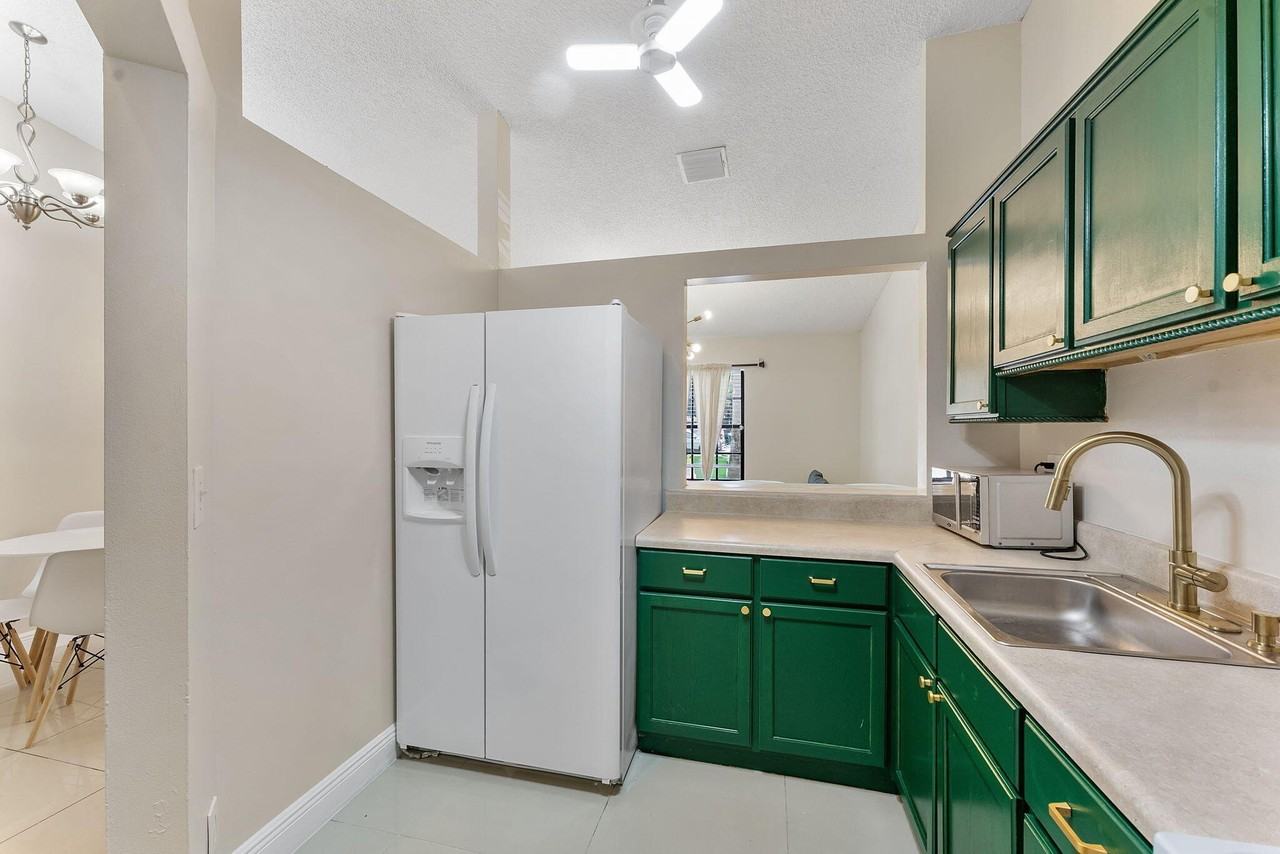 3648 Nw 83rd Ln - Photo 5 of 31