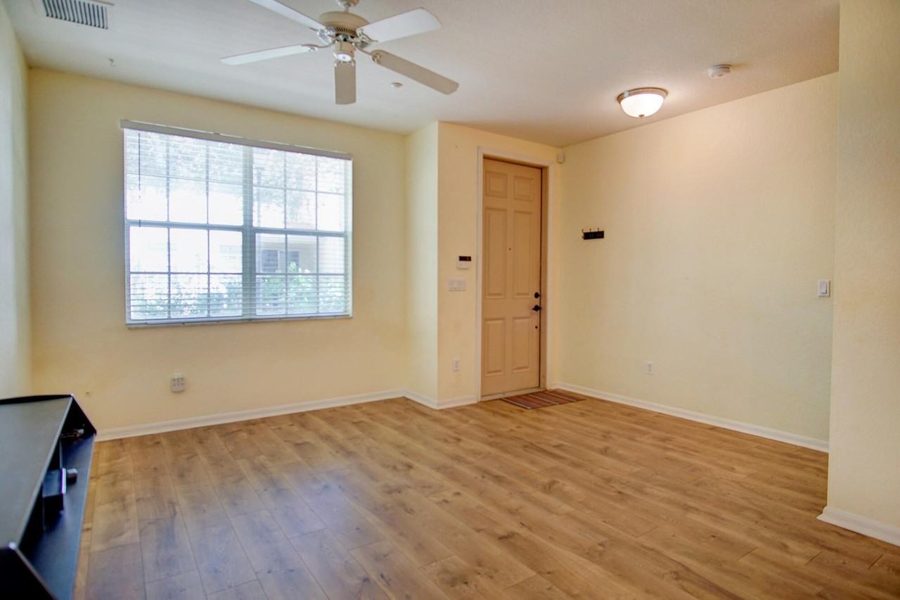 1020 E Longport Cir #F2 - Photo 7 of 28