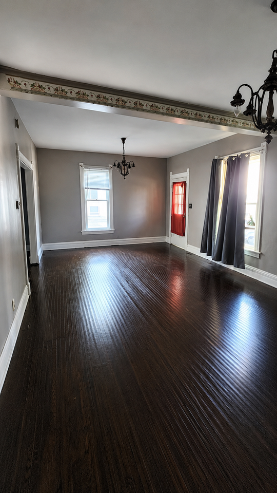 245 Plymouth St - Photo 5 of 11