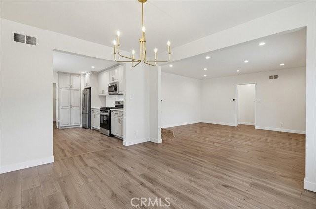 5225 Babcock Ave - Photo 3 of 8
