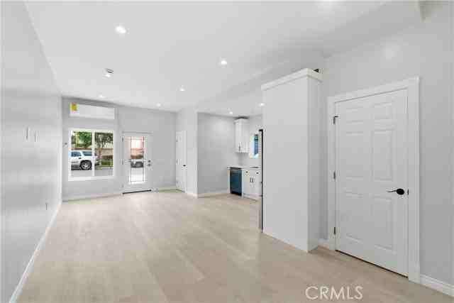 12400 Cumpston St - Photo 3 of 8