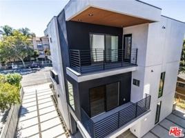 featured image of 5638 Woodman Ave