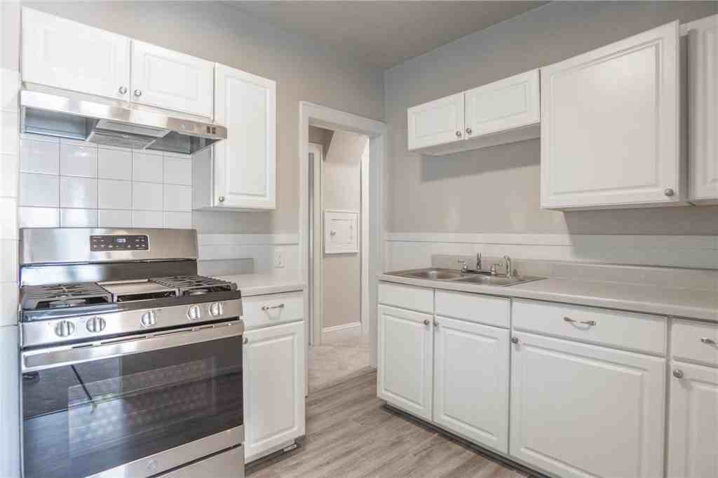 4020 Emerson Ave N - Photo 5 of 23