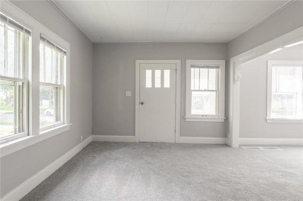 4020 Emerson Ave N - Photo 6 of 23