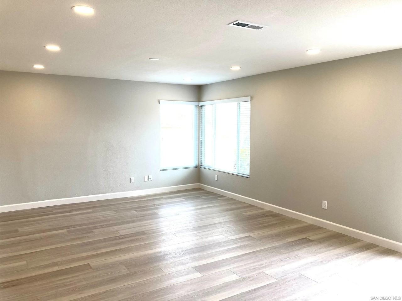 6152 Branting St - Photo 2 of 18