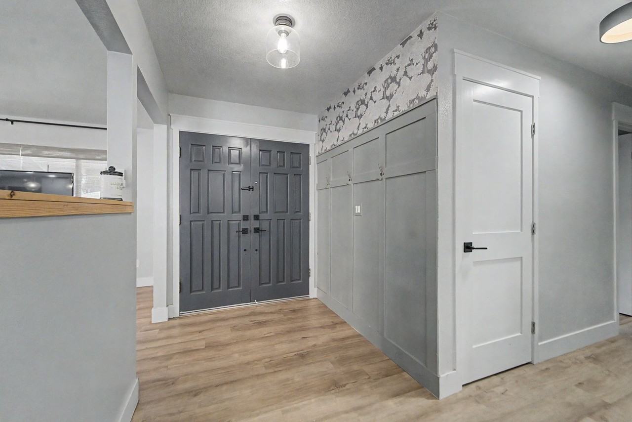 588 Manzanita Way - Photo 5 of 21