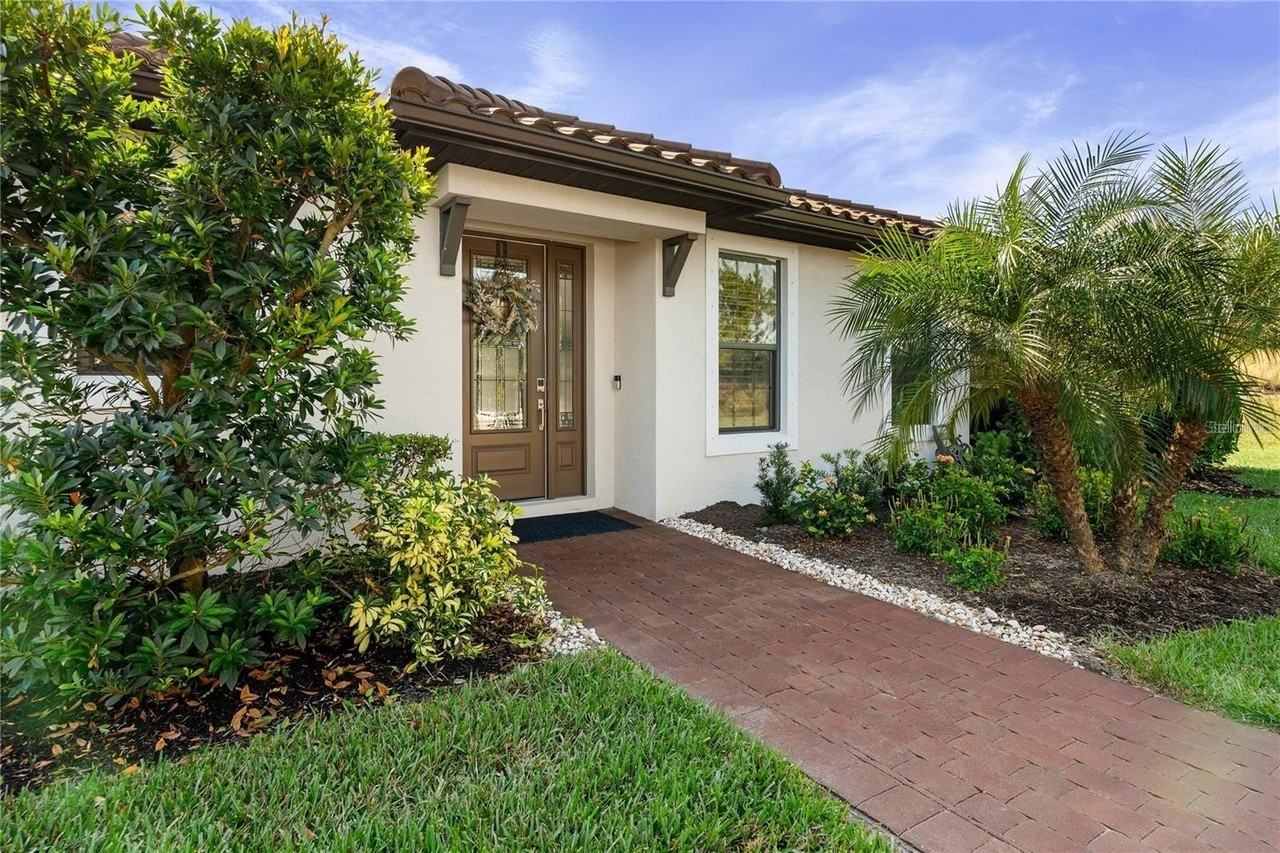 15672 Sacile Ln - Photo 3 of 50
