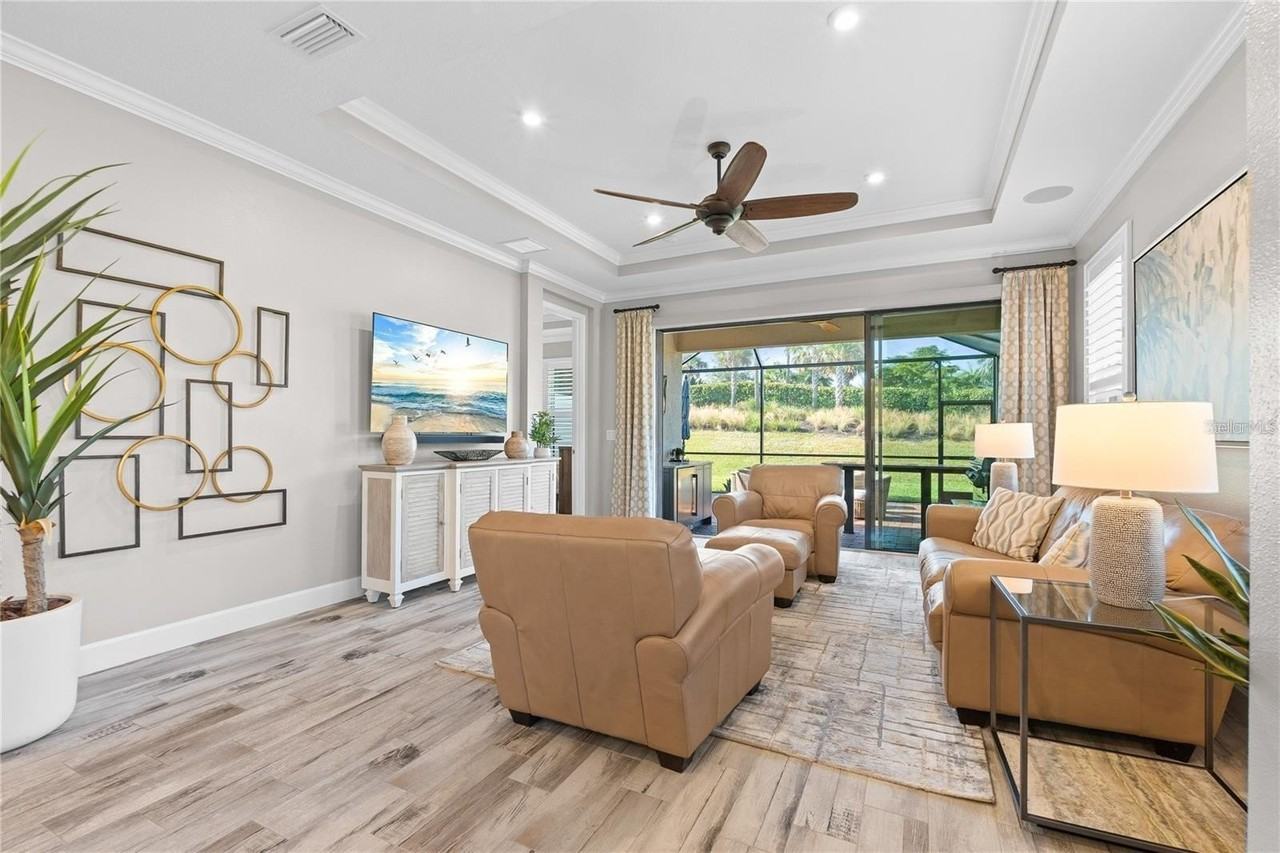 15672 Sacile Ln - Photo 6 of 50