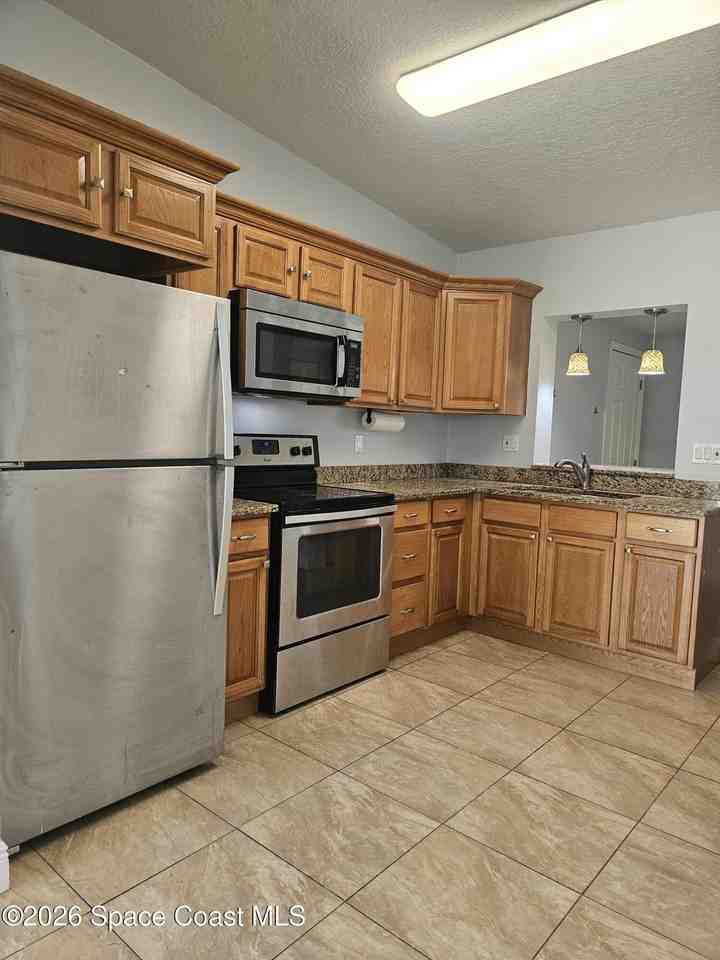 135 Roosevelt Ave #135A - Photo 6 of 22