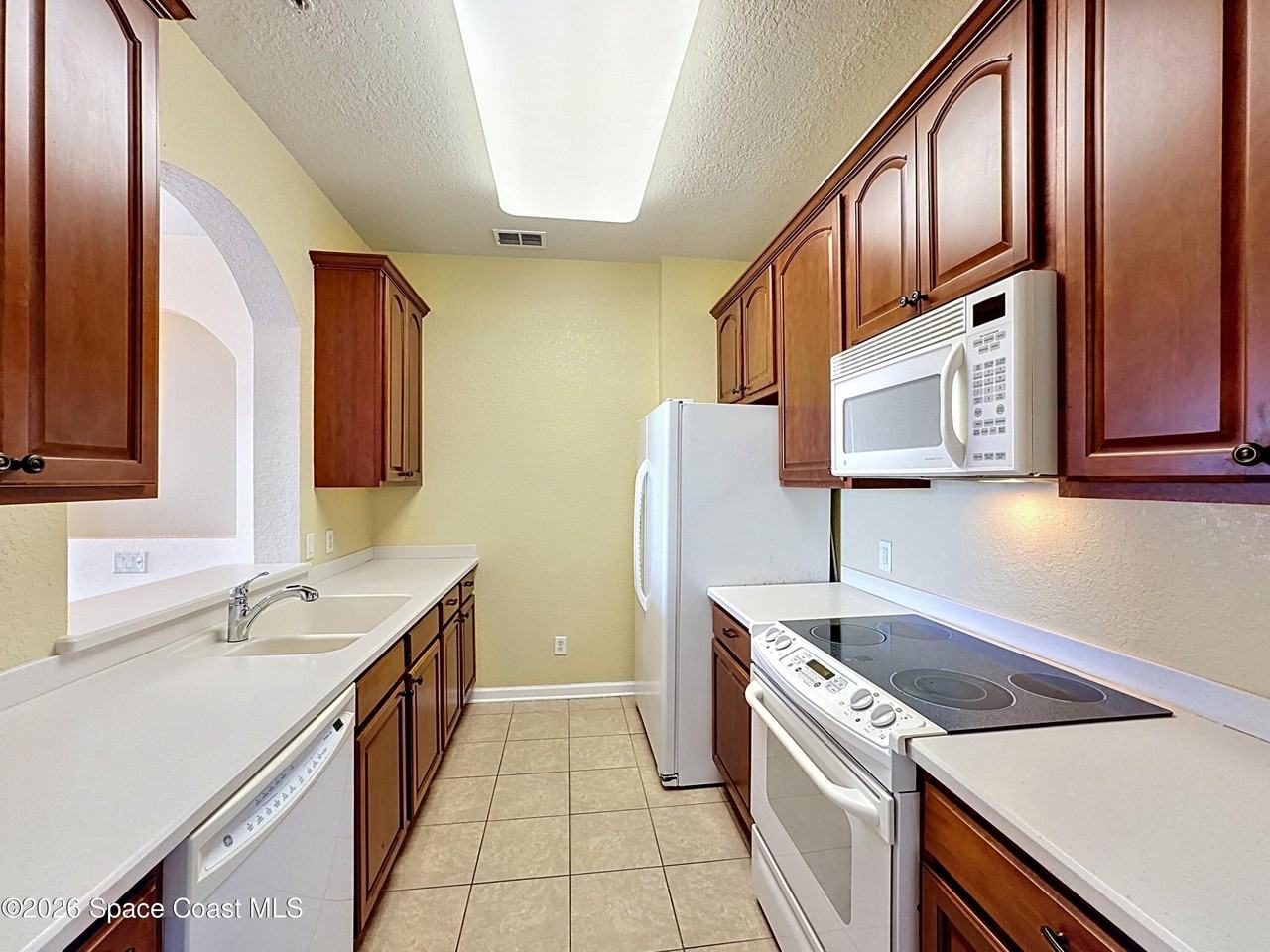 1626 Peregrine Cir #408 - Photo 2 of 32