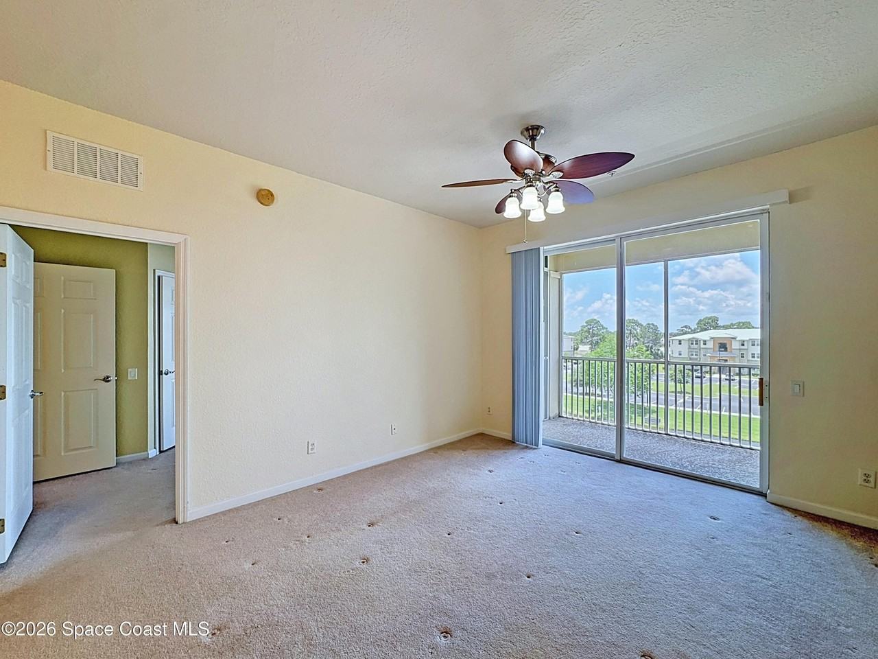 1626 Peregrine Cir #408 - Photo 4 of 32