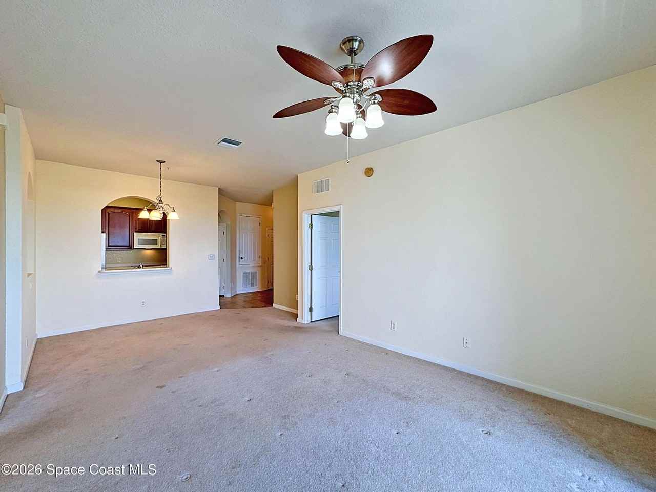 1626 Peregrine Cir #408 - Photo 5 of 32