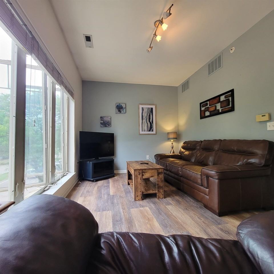 588 N Midvale Blvd #301 - Photo 6 of 27