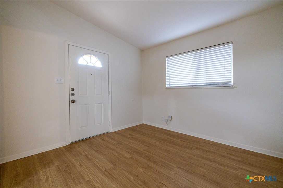 4304 Scottsdale Rd - Photo 4 of 21