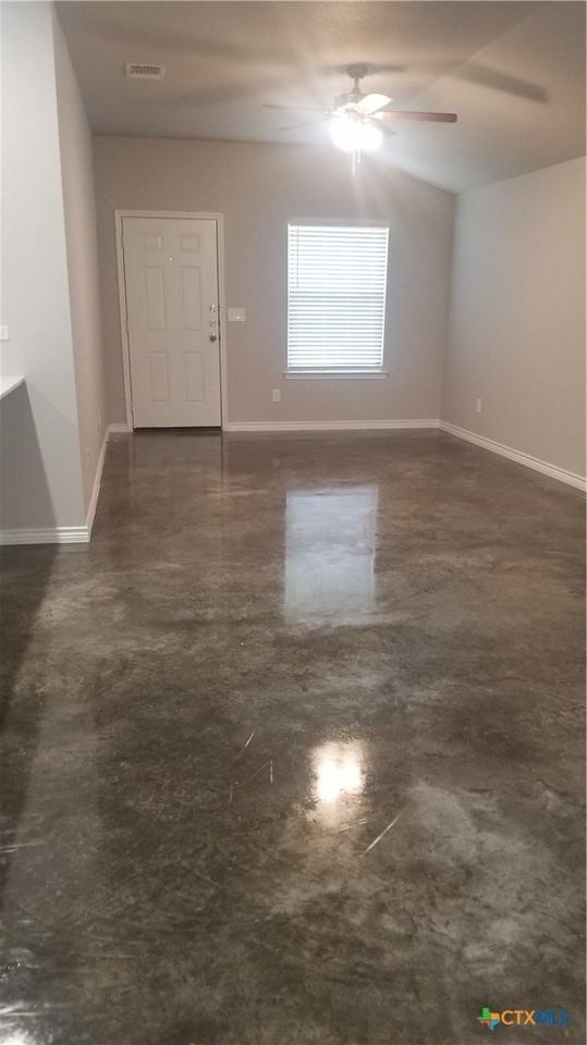 200 Lowes Blvd #B - Photo 5 of 37