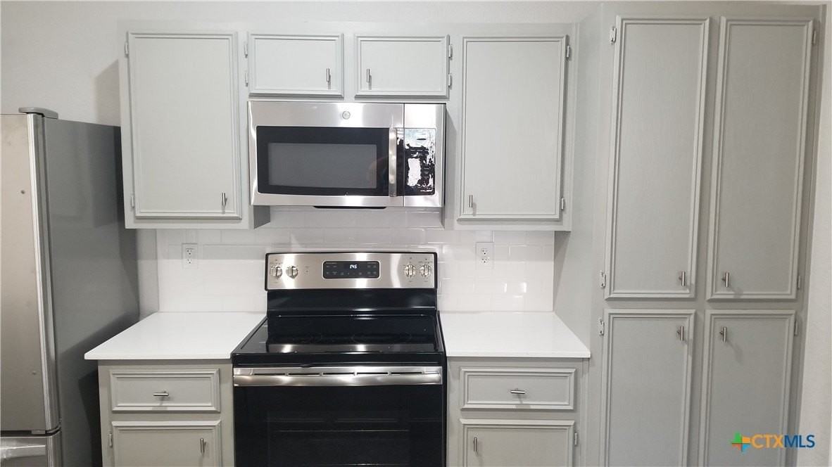200 Lowes Blvd #B - Photo 7 of 37